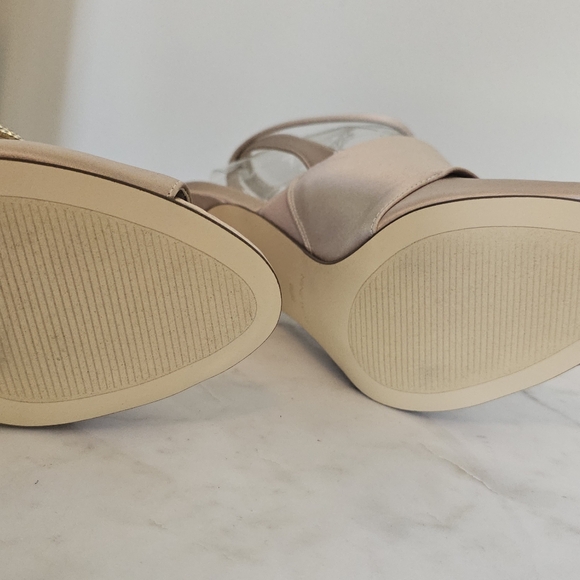 Nine west pump. New in box. Size 8.5. Nude/natural color. - Picture 12 of 14